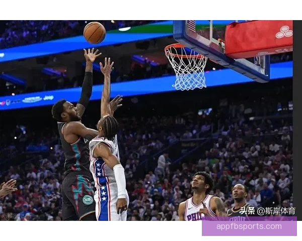活塞横扫76人锁定东部第一詹金斯两双乔治复出近六战五场20+